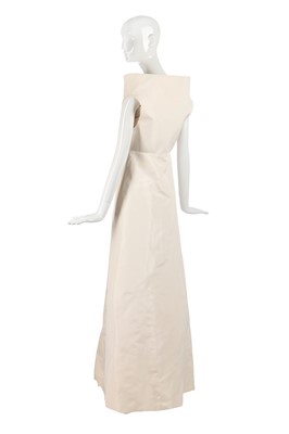 Lot 107 - An Alexander McQueen off-white silk faille mantle, Spring-Summer 2005