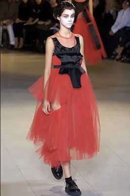 Lot 543 - A Comme des Garçons scarlet tulle dress, Spring-Summer, 2007