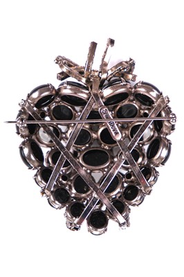 Lot 64 - An Iradj Moini 'black heart' brooch, 1990s