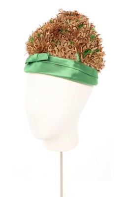 Lot 240 - A Christian Dior hat, 1962, 'Licence Chapeaux'...