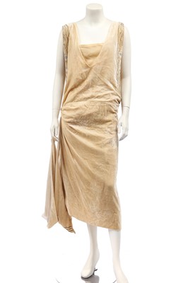 Lot 484 - A Maison Worth couture ivory velvet evening dress, circa 1920