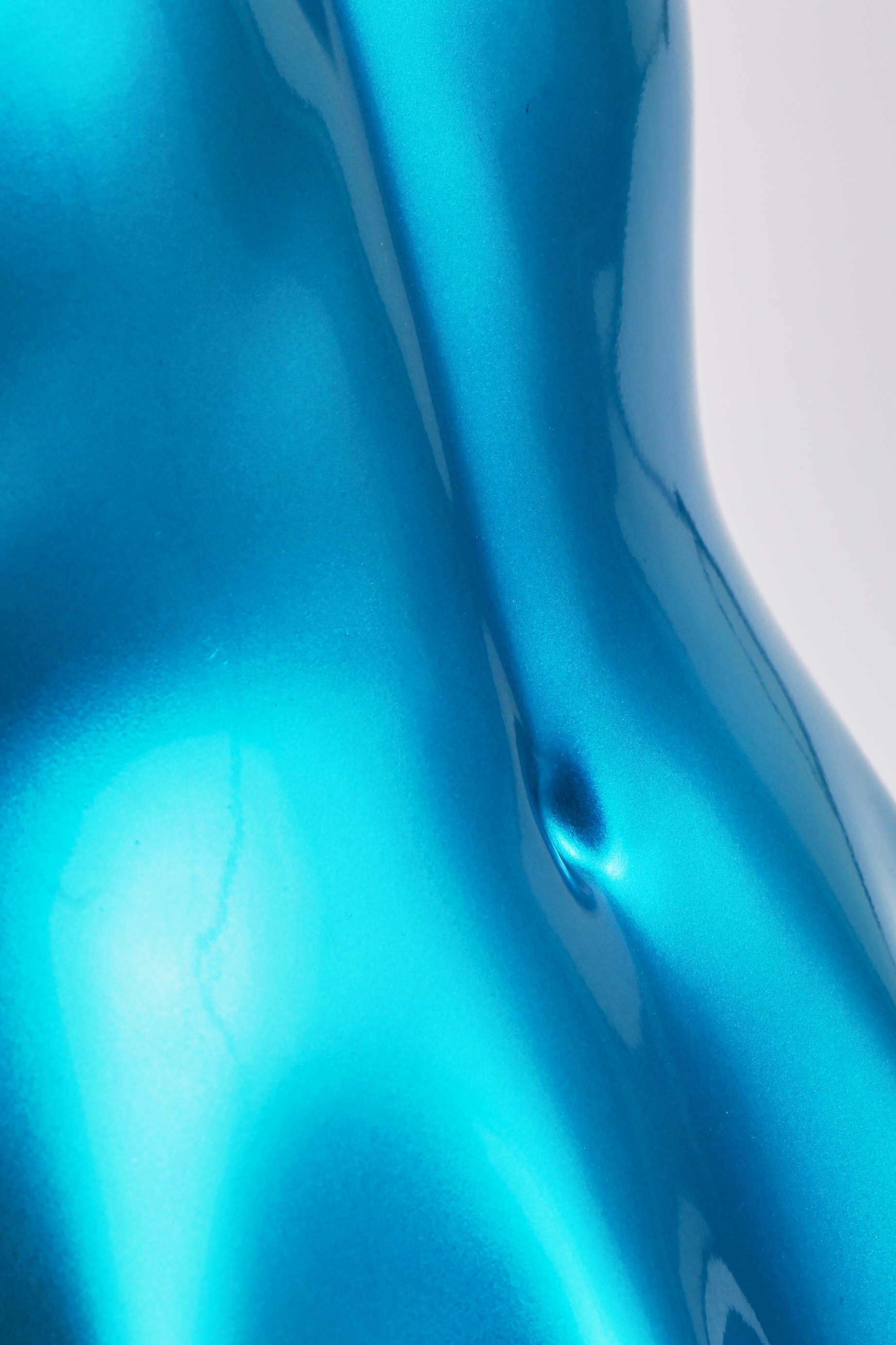 みずいろ メタヘキテ Lot 526 - A rare Issey Miyake moulded acrylic 'Plastic