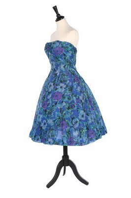 Lot 250 - A Pierre Balmain couture floral printed...