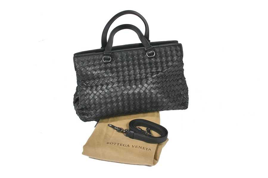 Lot 106 - A Bottega Veneta woven leather handbag, modern,...