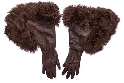 Lot 63 - A pair of Anne Demeulameester brown leather gloves, 2000s