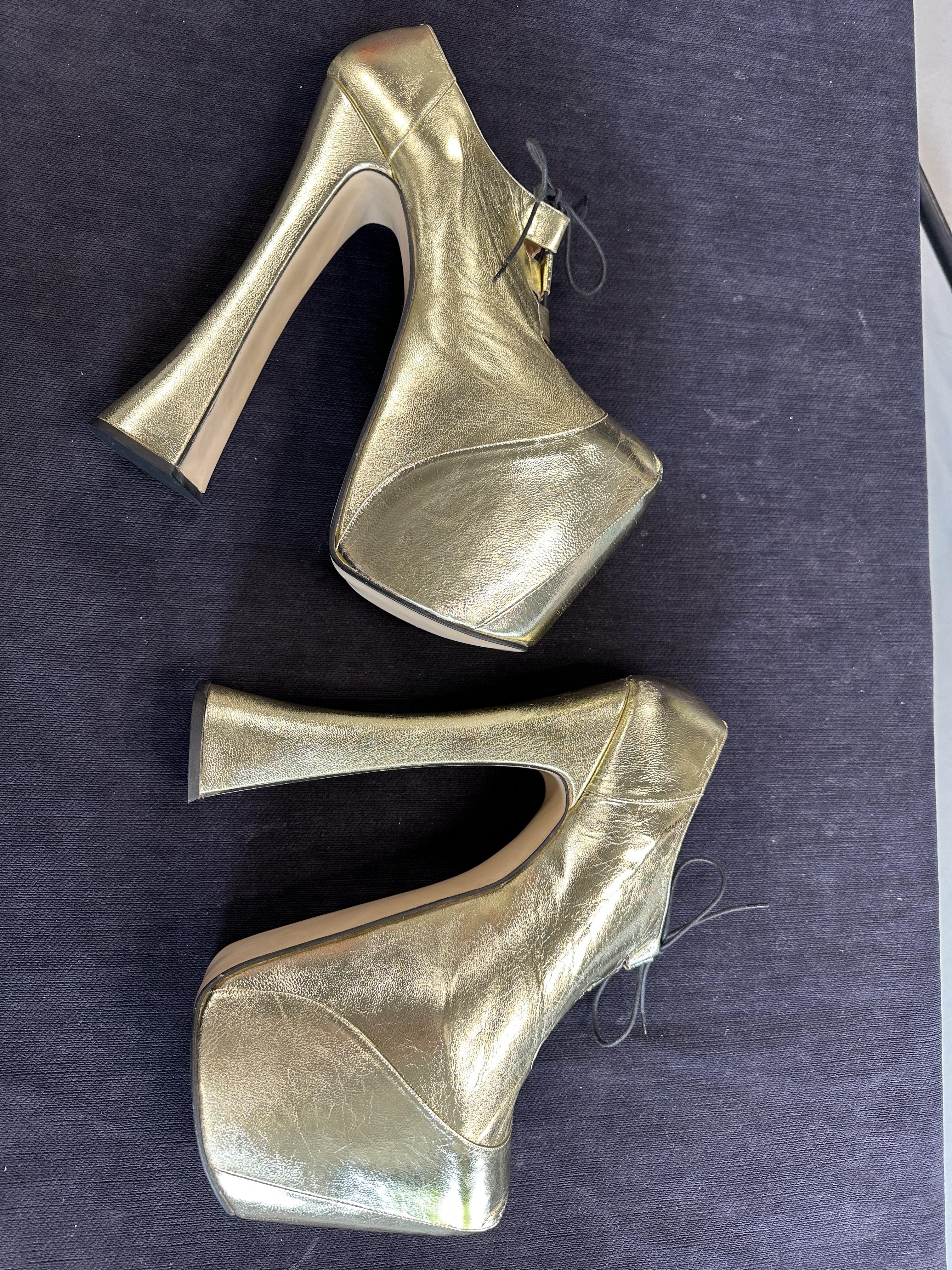 Vivienne Westwood ゴールドスニーカー　6サイズ　新品 ヴィヴィアンウエストウッド スニーカー Vivienne Westwood