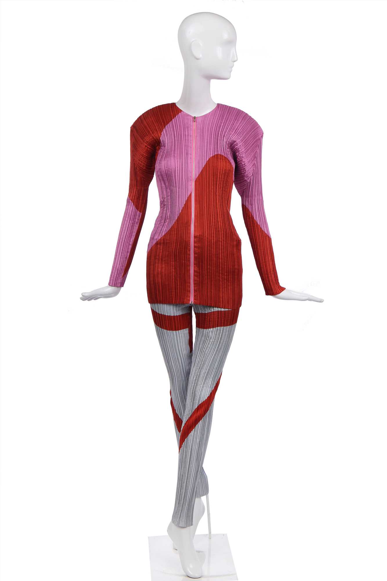 Lot 530 - An Issey Miyake 'Body Pleats' ensemble, Autumn-Winter 1990