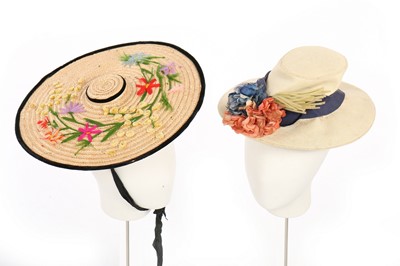 Lot 289 - Fifteen hats in various styles, 1940s,...