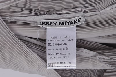 Lot 536 - A rare Issey Miyake pleated silver polyester ensemble, Autumn-Winter 1999