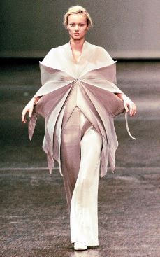 Lot 536 - A rare Issey Miyake pleated silver polyester ensemble, Autumn-Winter 1999