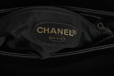 Lot 148 - A Chanel caviar leather handbag, 1997-1999