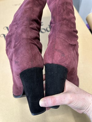 Lot 176 - A Chanel wine-red chenille-tweed ensemble, Autumn-Winter 1998-99