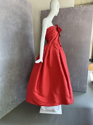 Lot 265 - A fine Christian Dior by Yves Saint Laurent  haute couture 'Rose Rouge' ball gown, 'Trapeze' collection, Spring-Summer, 1958