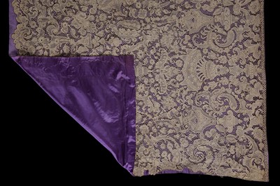 Lot 557 - A fine length of Point de France lace, early 18th century