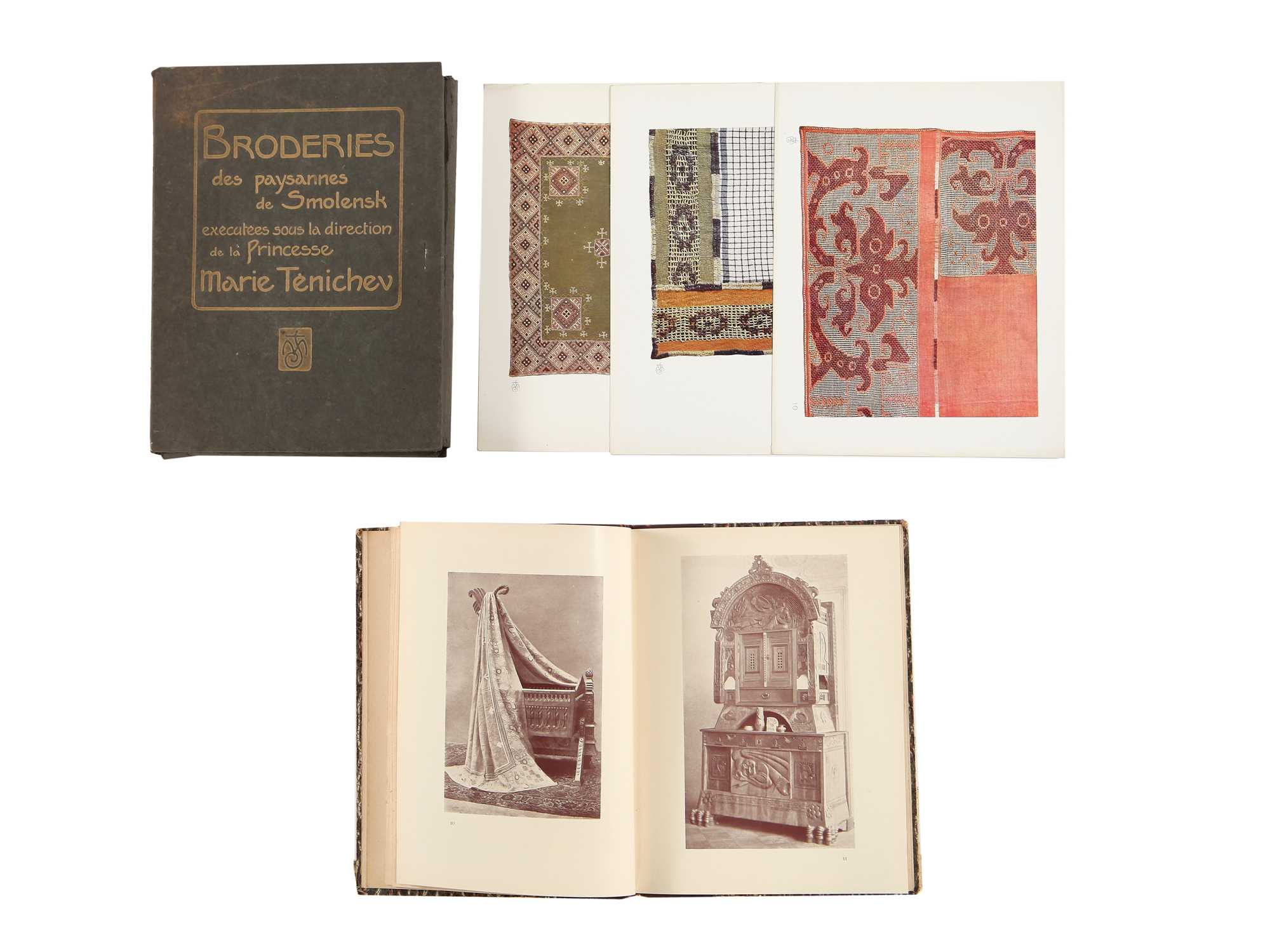 Lot 436 - Broderies des Paysannes de Smolkensk, executées sous la direction de la Princesse Marie Tenichev, 1900