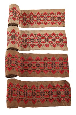 Lot 436 - Broderies des Paysannes de Smolkensk, executées sous la direction de la Princesse Marie Tenichev, 1900
