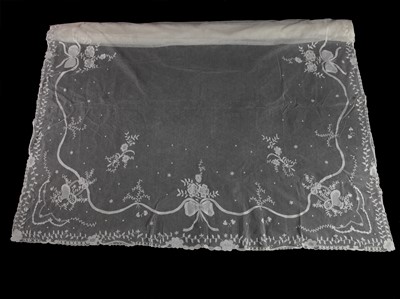 Lot 546 - A Limerick needlerun bridal veil 1920s and other items