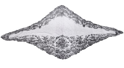 Lot 549 - Chantilly lace, 1860s and later