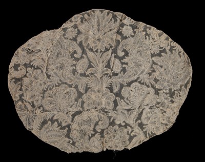 Lot 550 - A Point d'Angleterre cap back circa 1730 and a group of lace edgings 17th and 18th century