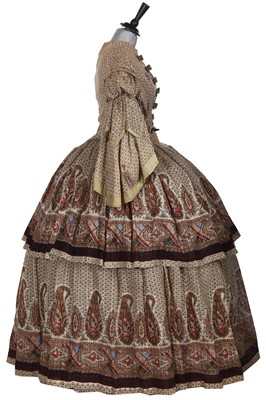 Lot 482 - A printed wool mousseline gown, circa 1855