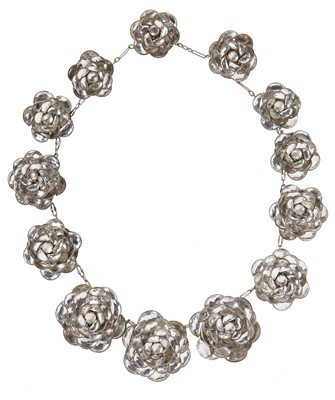 Lot 389 - A rare flowerhead paste necklace, 1930s