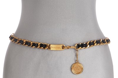 Lot 24 - A Chanel chunky woven leather gilt chain belt, Spring-Summer 1988
