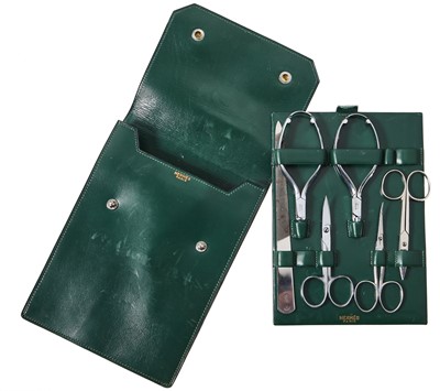 Lot 57 - An Hermès green leather man's toiletry set, probably 1950s