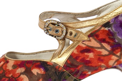 Lot 416 - A pair of Harvey Nichols floral lamé shoes, circa 1924
