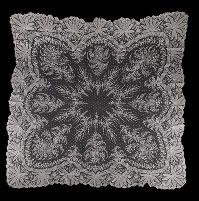 Lot 529 - A fine Brussels mixed lace veil, 1860-80