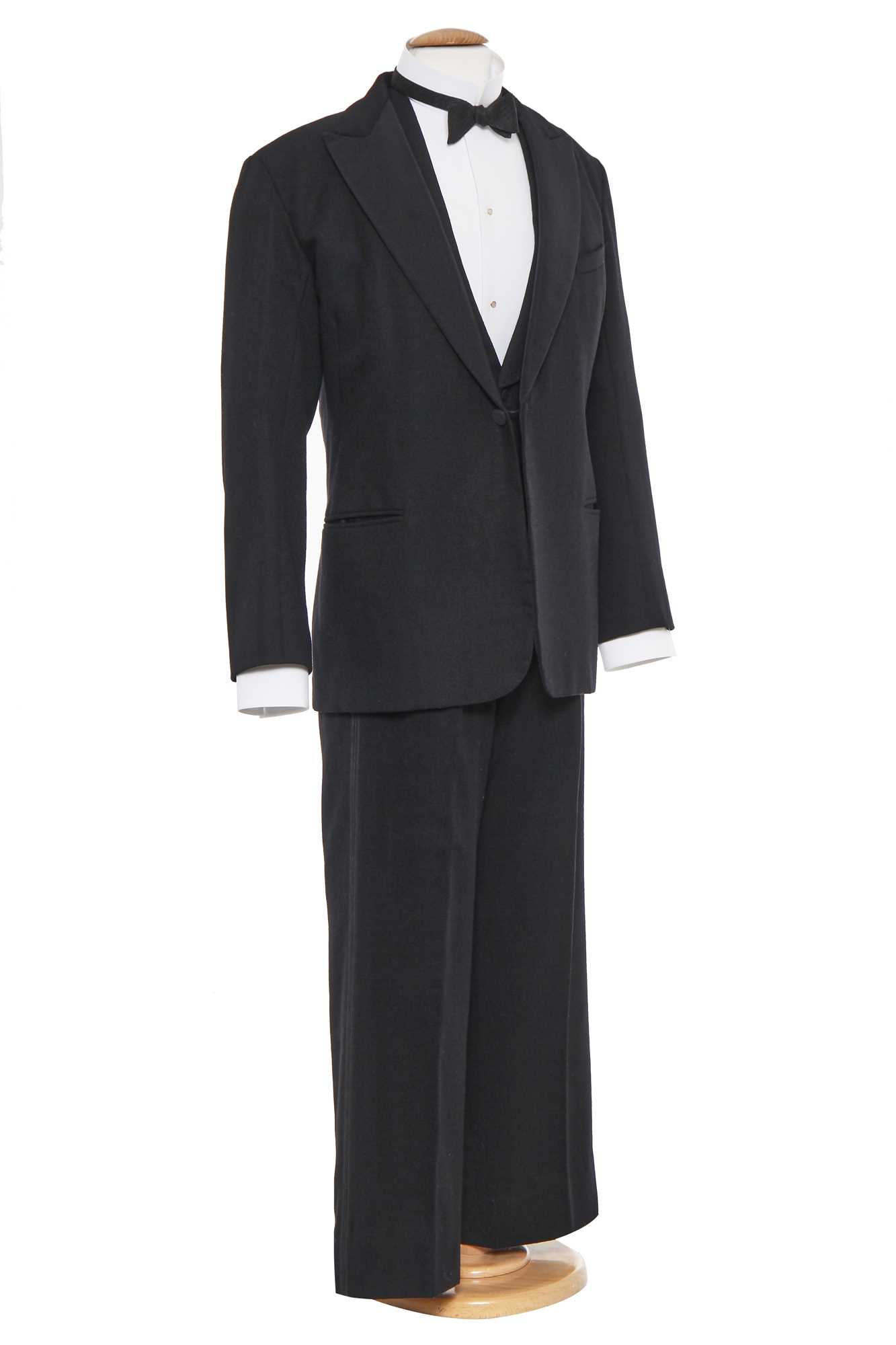 Lot 40 - Dan Stevens' dinner suit as Matthew Crawley for the TV series 'Downton Abbey, circa 2013
