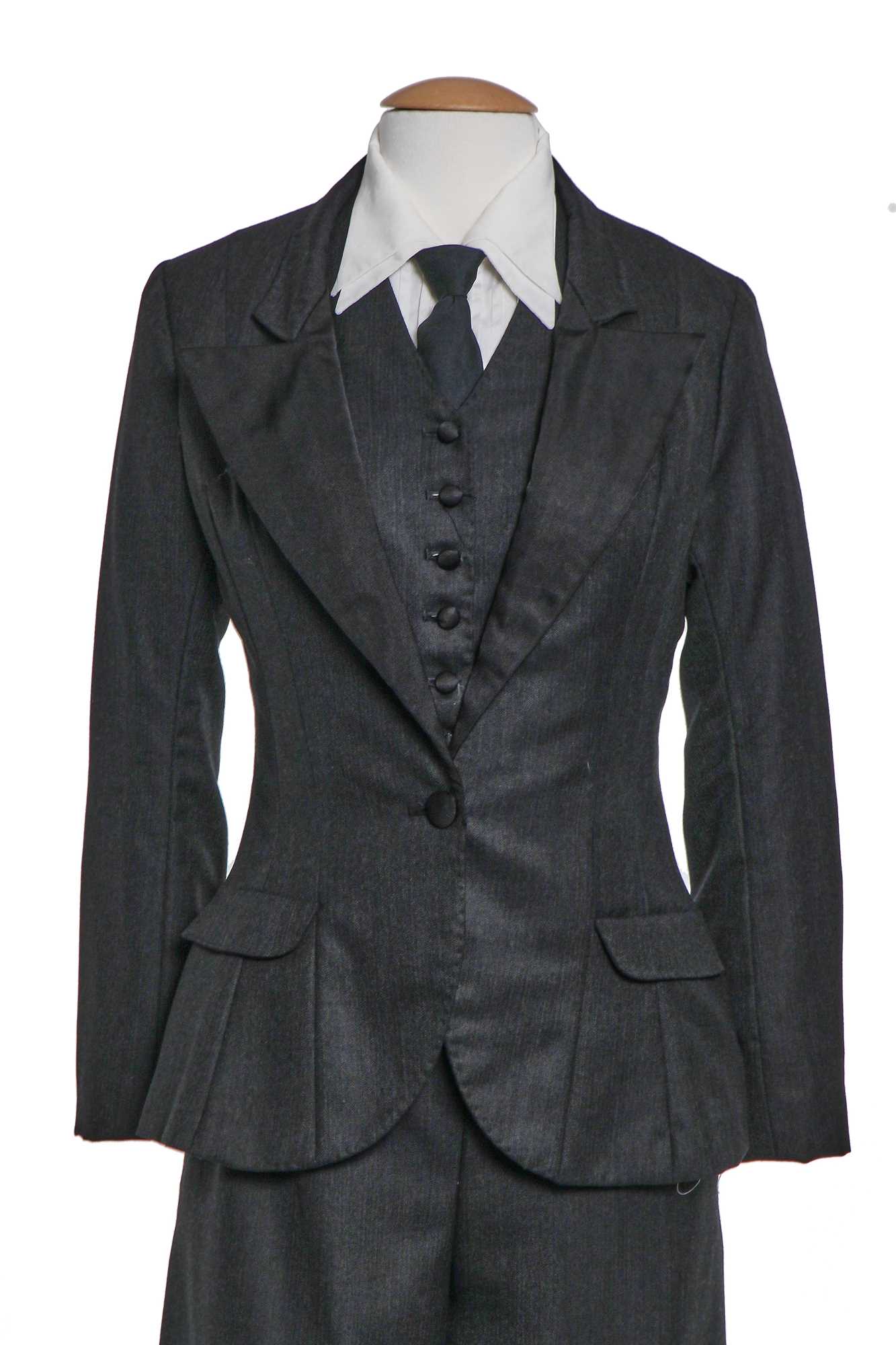 Click for high resolution Lot 49 - Helen McCrory's costume as Polly Gray in the TV series 'Peaky Blinders', 2019