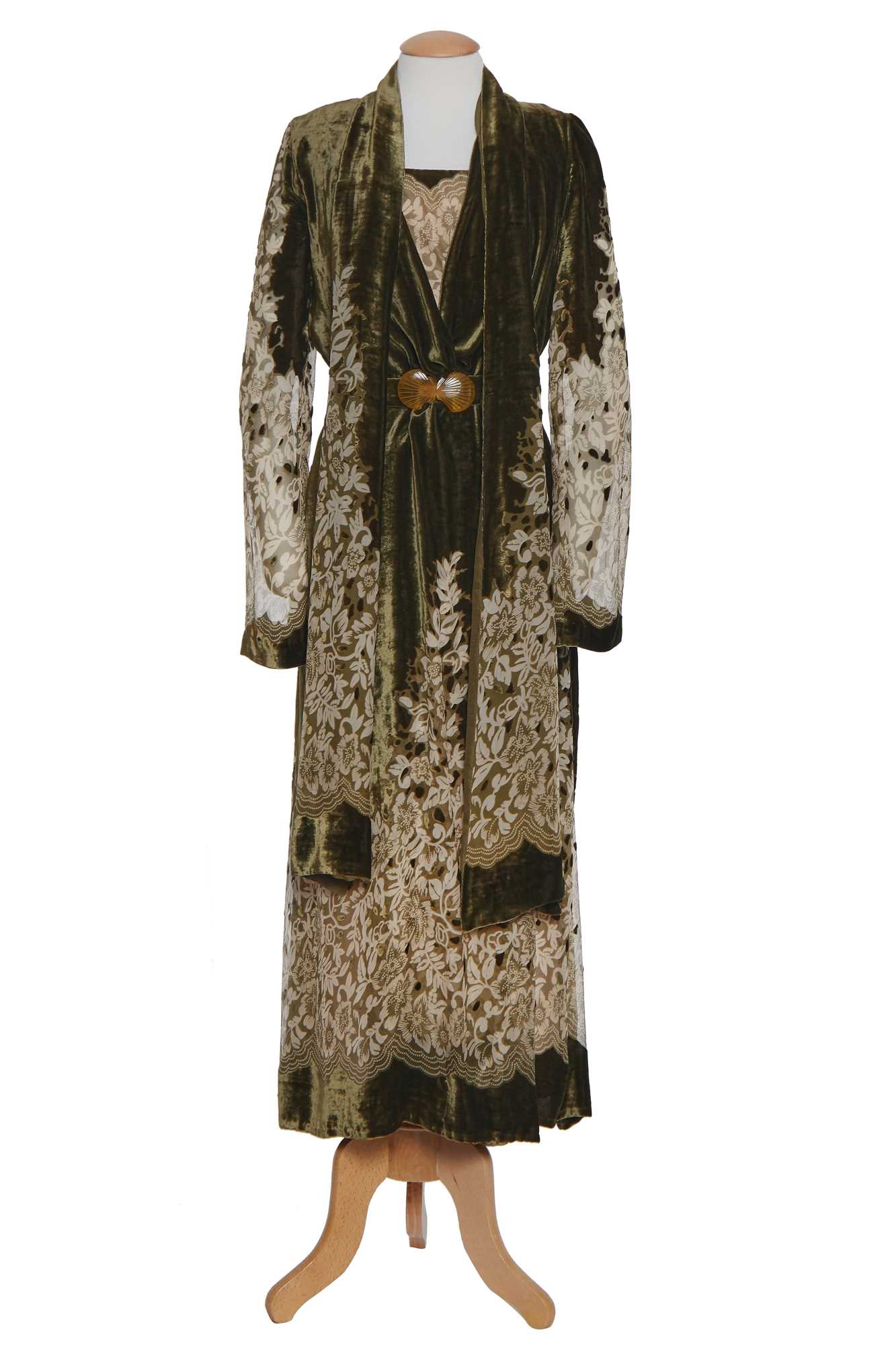 Lot 46 - Eddie Redmayne's costume as Lili Elbe in the film 'The Danish Girl', 2015