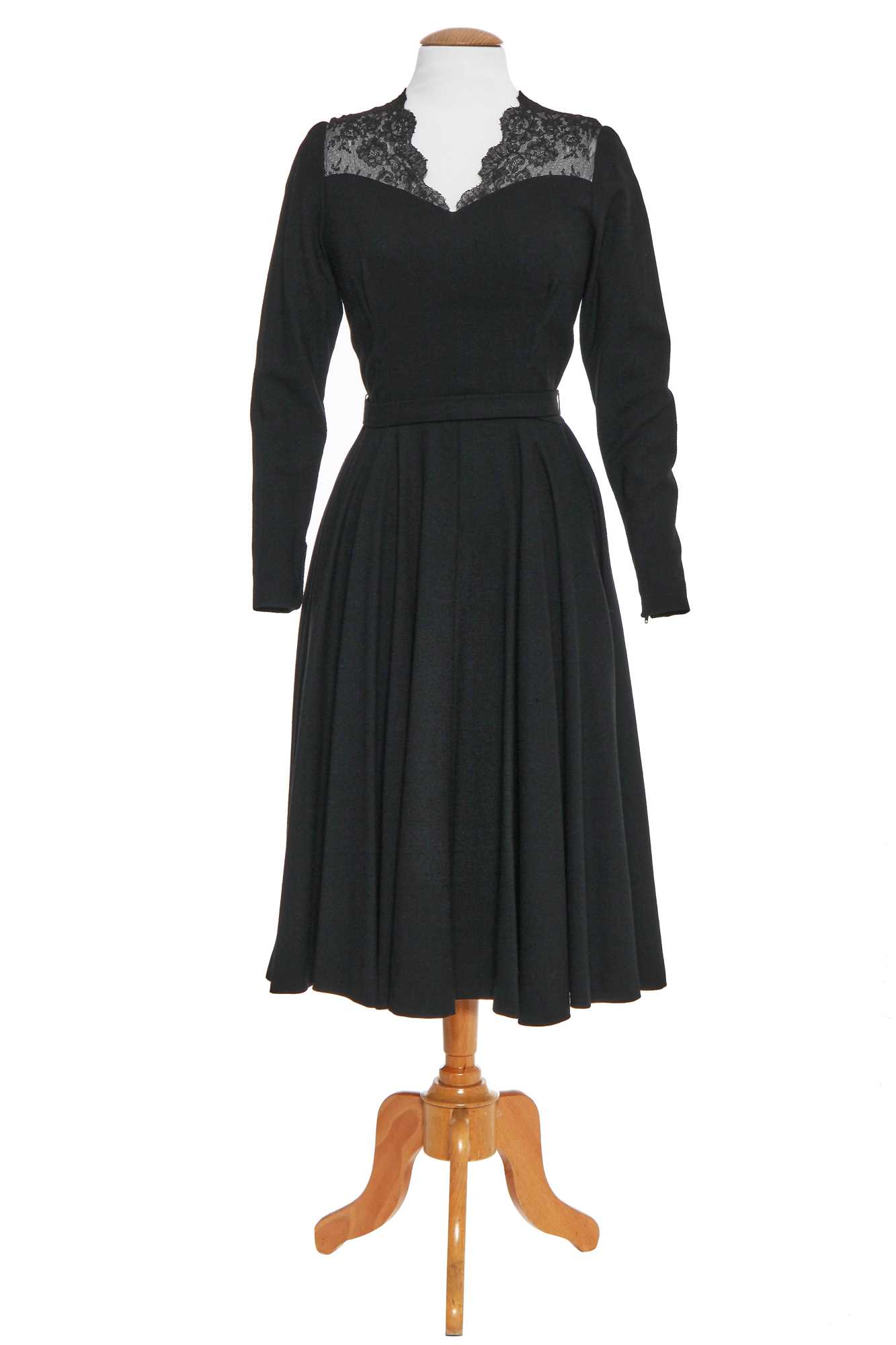 Lot 57 - Marion Cotillard's costume as Edith Piaf in the film 'La Vie en Rose', 2007