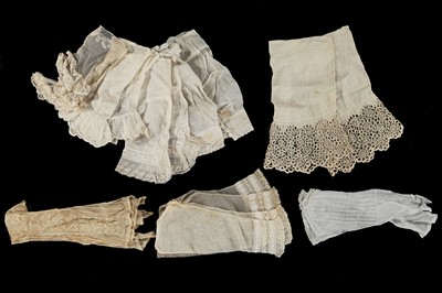 Lot 526 - A large group of white cotton lingerie, lace and others, mid 19th-early 20th century