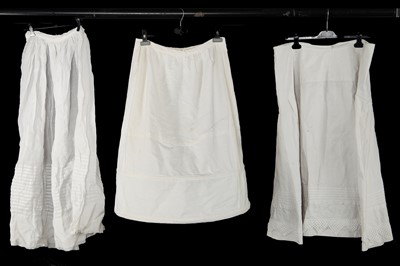 Lot 526 - A large group of white cotton lingerie, lace and others, mid 19th-early 20th century