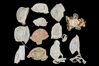 Lot 526 - A large group of white cotton lingerie, lace and others, mid 19th-early 20th century