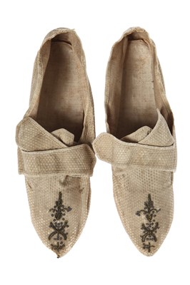 Lot 490 - A pair of ivory-figured silk shoes, circa 1795