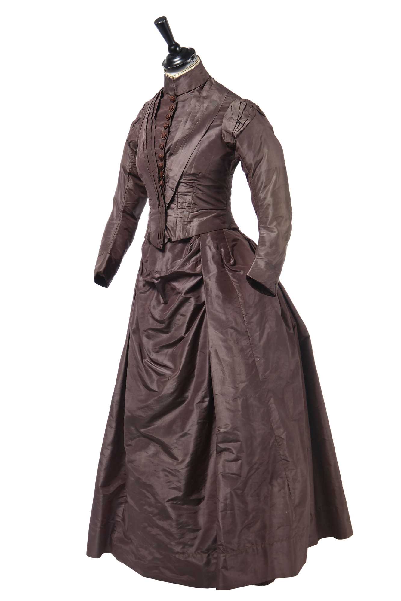 Lot 468 - A rare dress for an adolescent girl, circa