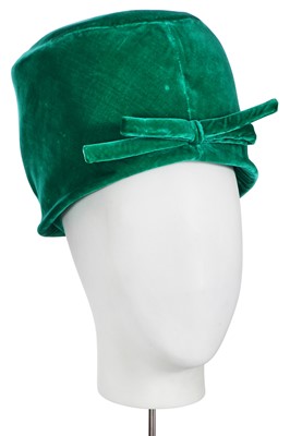 Lot 355 - A Christian Dior hat in emerald-green velvet, circa 1960