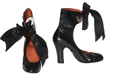 Lot 256 - A pair of Vivienne Westwood patent black leather shoes, 1989-90