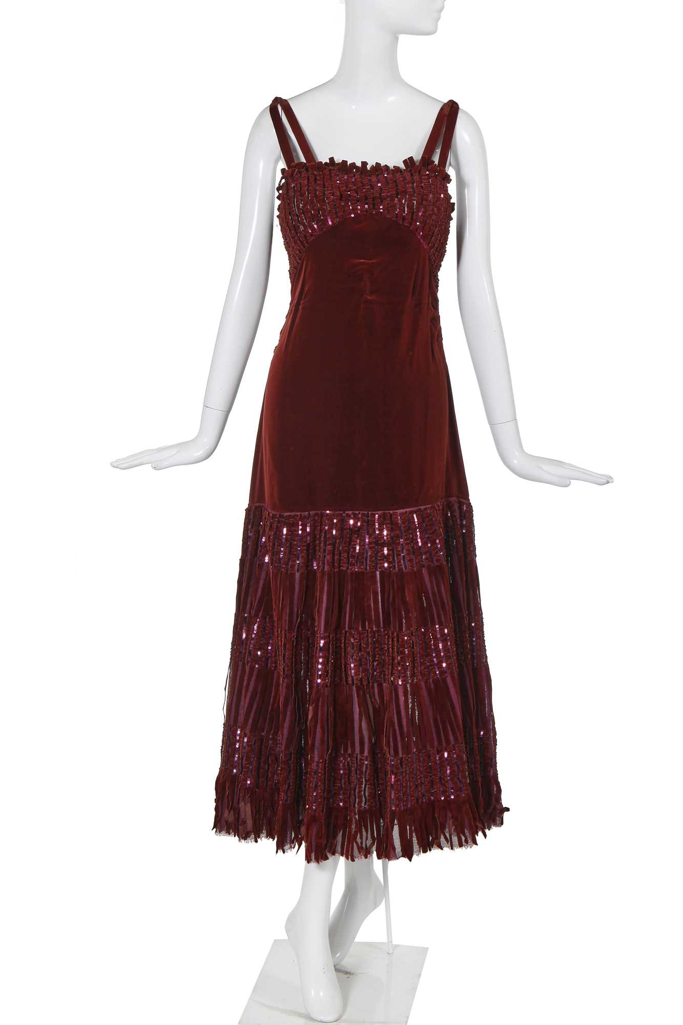Lot 337 - A rare Lucien Lelong velvet 'Nirvana' evening gown, Autumn-Winter 1937-38