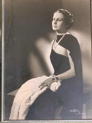Lot 337 - A rare Lucien Lelong velvet 'Nirvana' evening gown, Autumn-Winter 1937-38