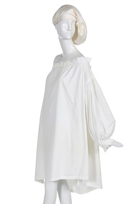 Lot 273 - A Vivienne Westwood artist-inspired white cotton smock, 'Salon' collection, Spring-Summer 1992