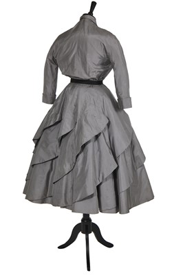 Lot 97 - A Jacques Griffe couture hound's tooth checked silk day/dinner dress, 1950-51