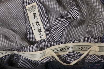 Lot 97 - A Jacques Griffe couture hound's tooth checked silk day/dinner dress, 1950-51