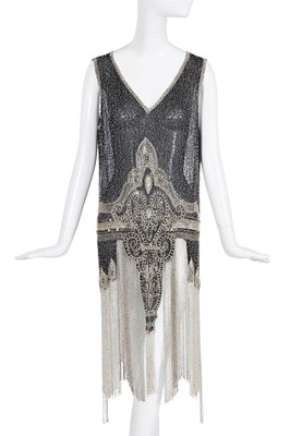 Lot 471 - A fine fringed and beaded flapper dress, circa 1928