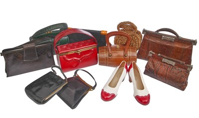 Lot 333 - A group of day bags and accessories, 1920s-1940s