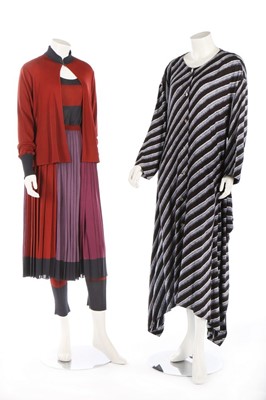 Lot 418 - An Issey Miyake knitted silk jersey brown and...