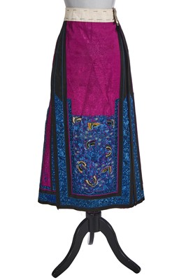 Lot 453 - An embroidered magenta silk skirt, Mamianqun, Chinese, circa 1920