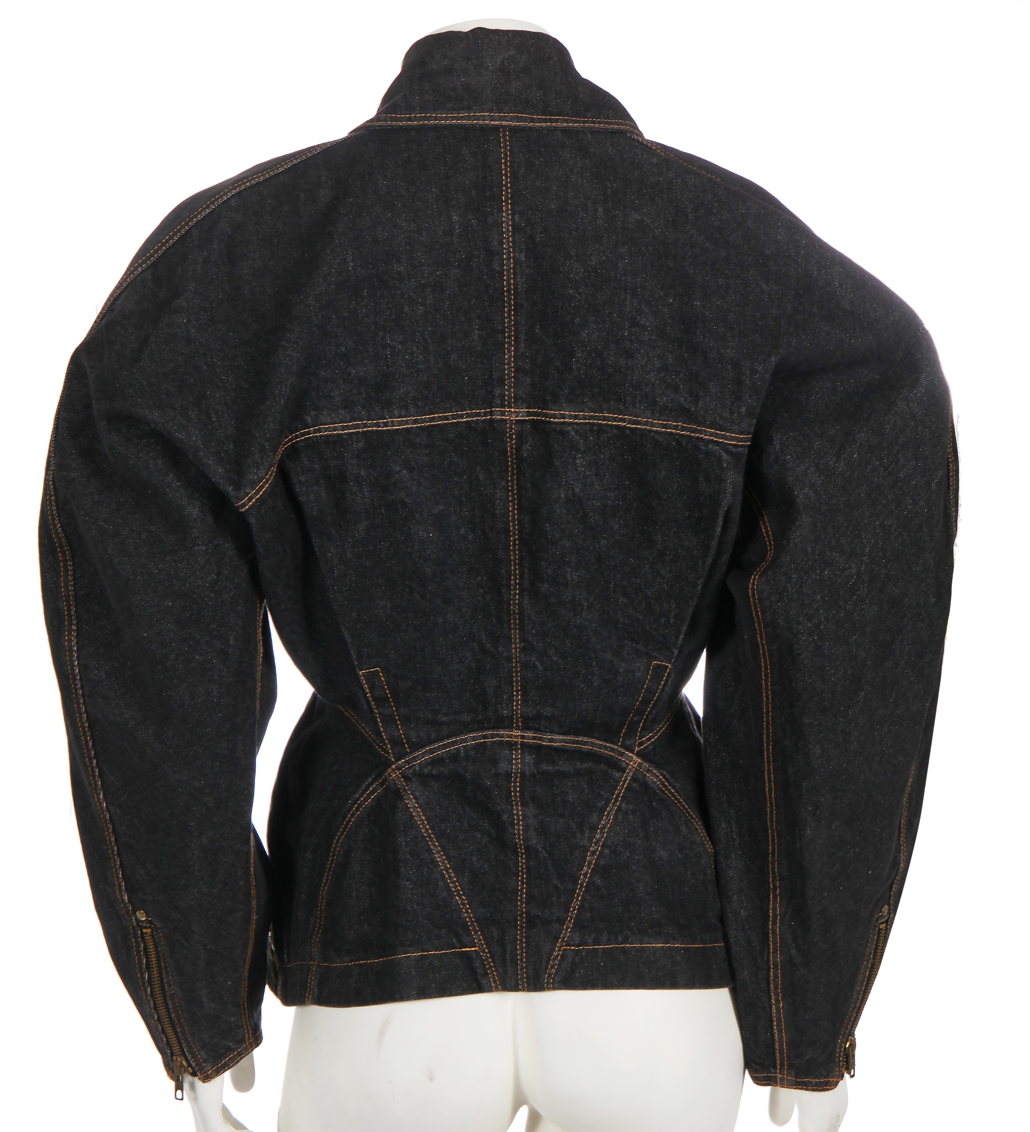 ジャケット ALAIA Vintage Washed Denim Basque Jacket AA9V0422T536A 525 ALAÏA Peplum Denim Jacket in Blue Vintage | FWRD